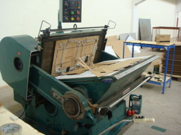 Macchina di piegatura del cartone ondulato e tagliante piana manuale 5.5kw/7.5kw